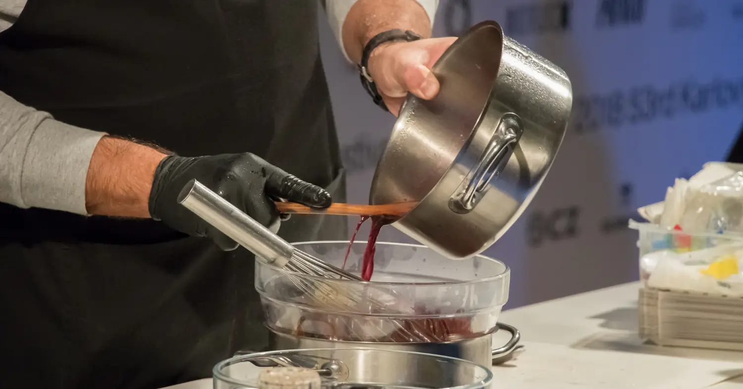 Przewodnik po kąpieli wodnej: wszystko, co musisz wiedzieć o tej technice