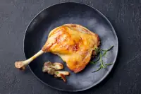 Konfitowanie od A do Z. Najważniejsze zalety modnej techniki, którą warto wypróbować