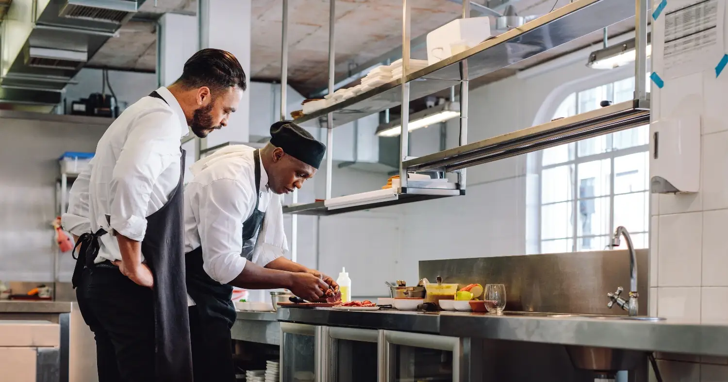 Maczanka krakowska krok po kroku – mięso, sos i dodatki