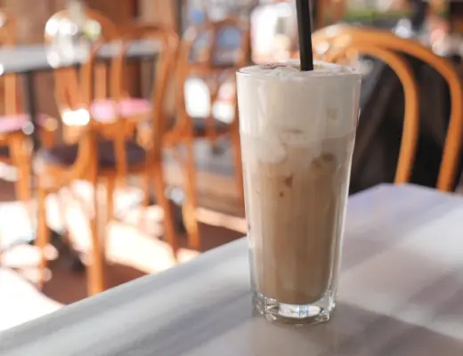 Jakie szklanki do kawy sprawdzą się w kawiarni?