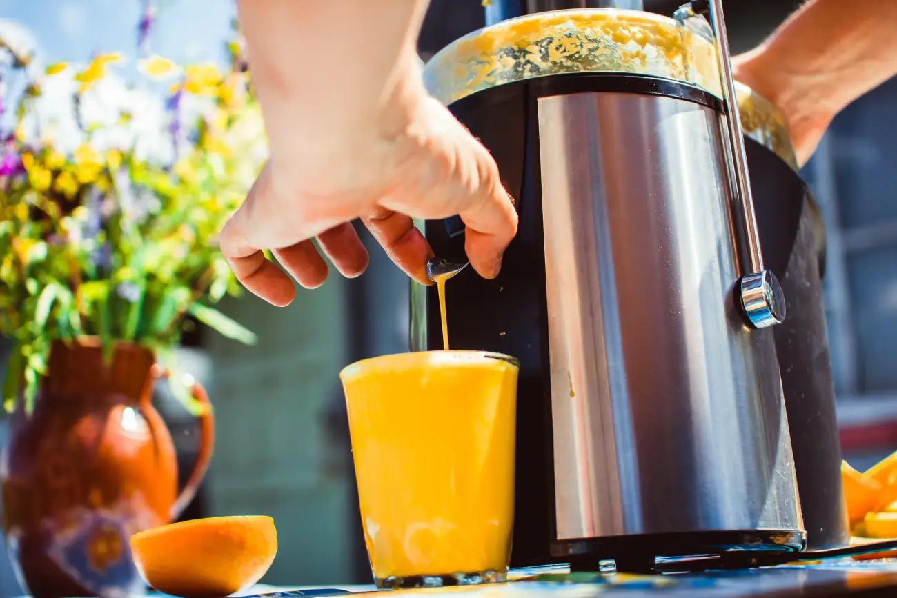 Świeżo wyciśnięty sok z pomarańczy