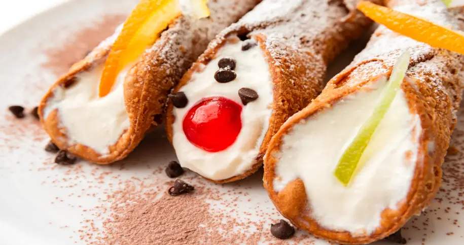 Cannolo z kandyzowanymi owocami