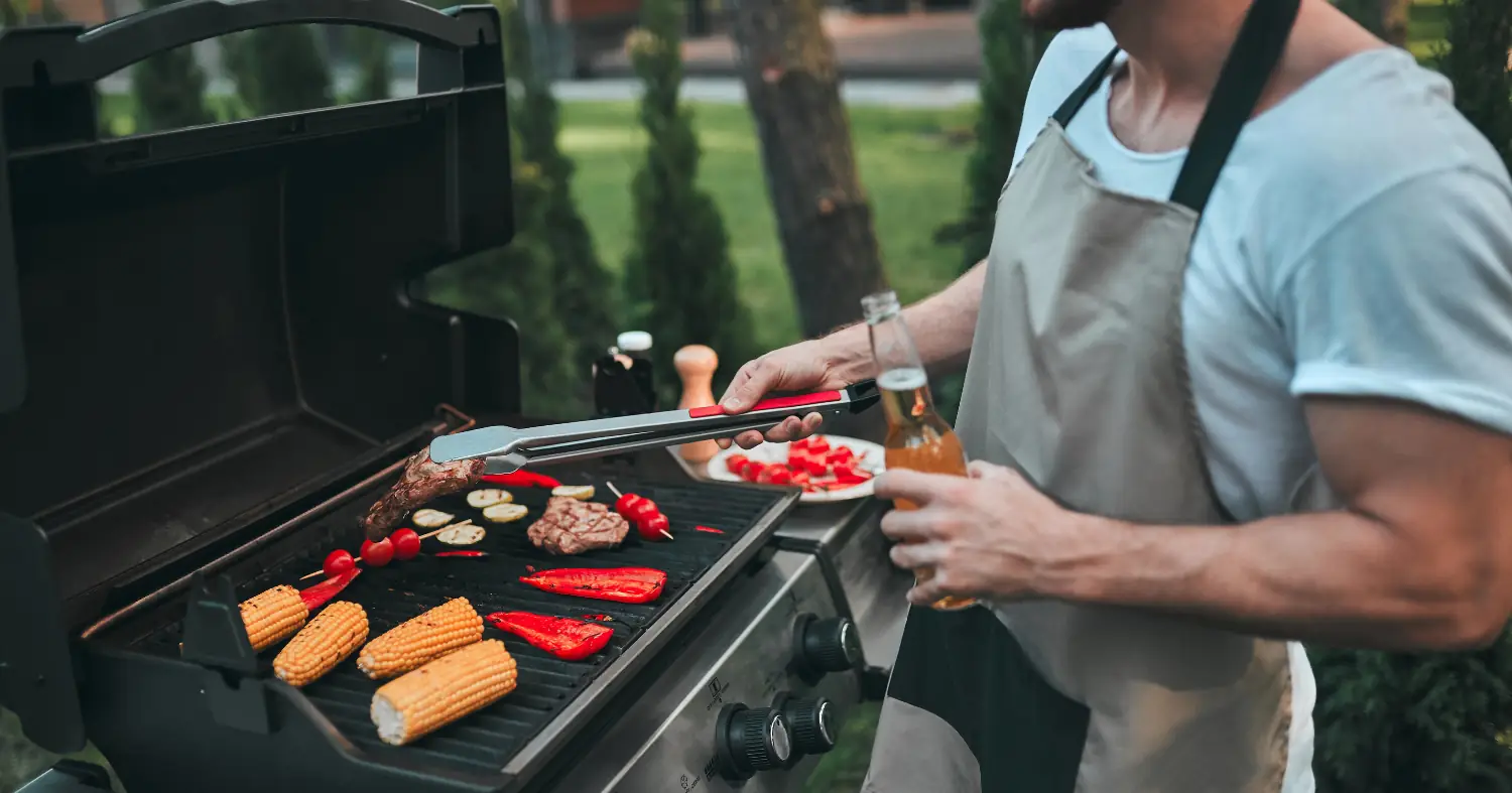zbliżenie na grill gazowy