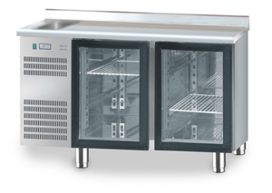 Stoł chłodniczy 2-drzwiowy z drzwiami przeszklonymi i zlewozmywakiem, 1325x600x850 mm | DORA METAL, DM-S-91005