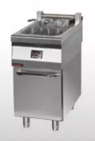 Frytownica elektryczna jednokomorowa 23 l z kranem spustowym i elektronicznym sterowaniem, na podstawie zamkniętej z drzwiami, 13,5 kW, 400 V, 450x900x900 mm | KROMET, 900.FE-18f